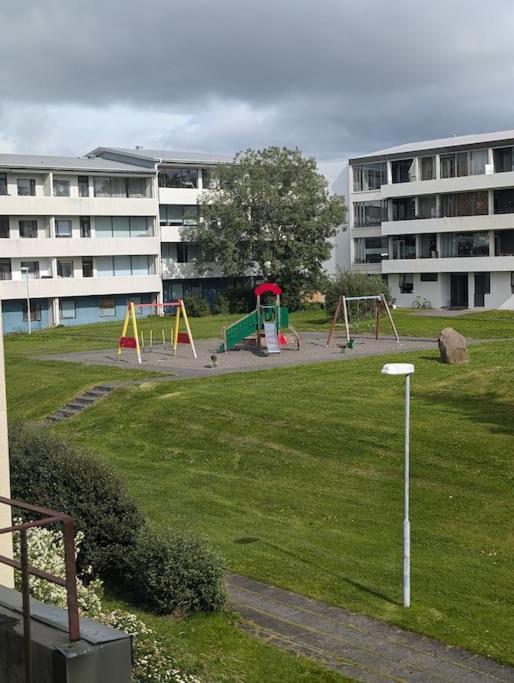 Apartment 3-bedroom Apartment, Free Parking, Fragrance Free *