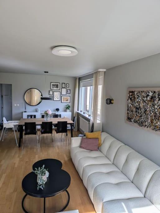 Apartment 3-bedroom Apartment, Free Parking, Fragrance Free Reykjavik